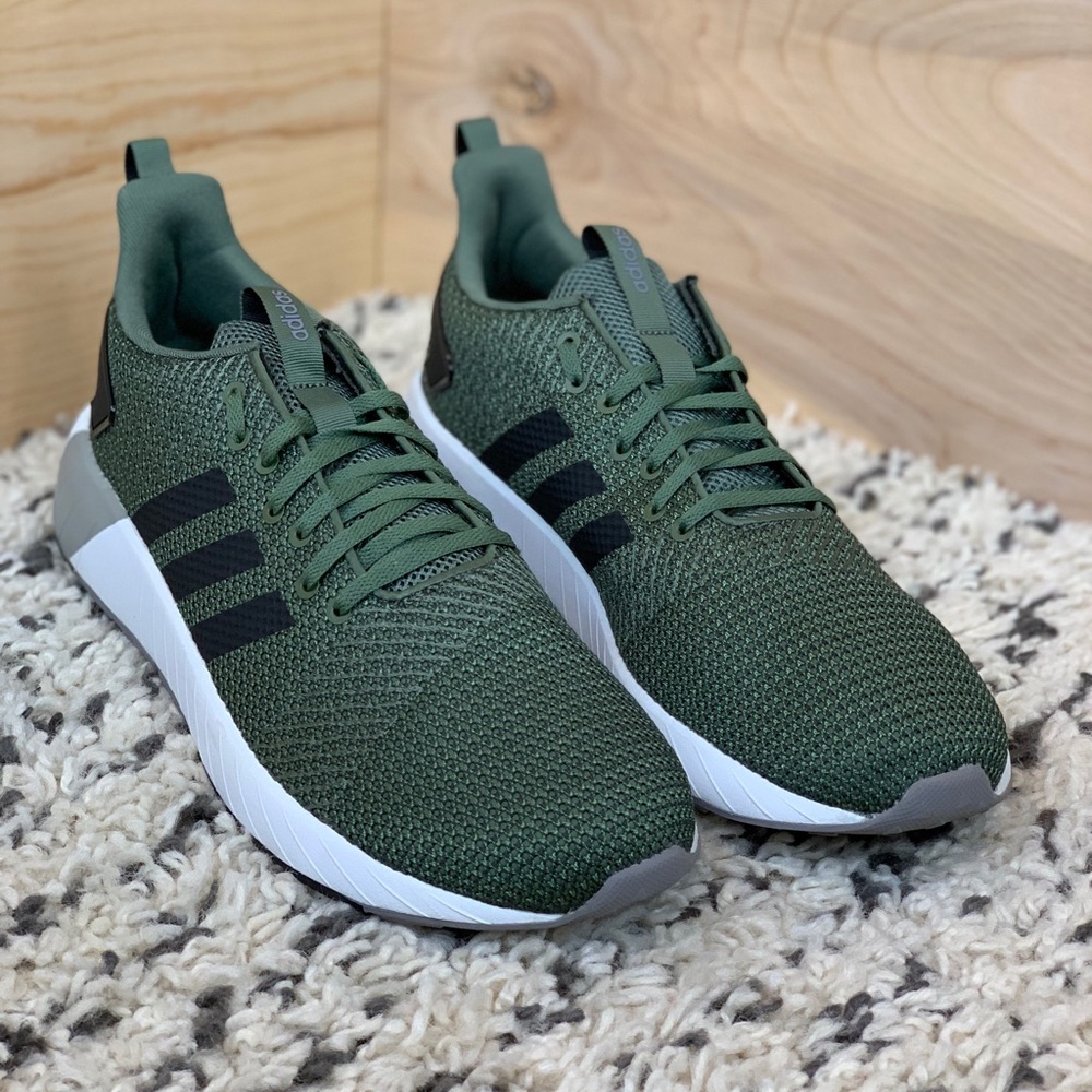 NEW Men’s Adidas BYD Questar Shoes